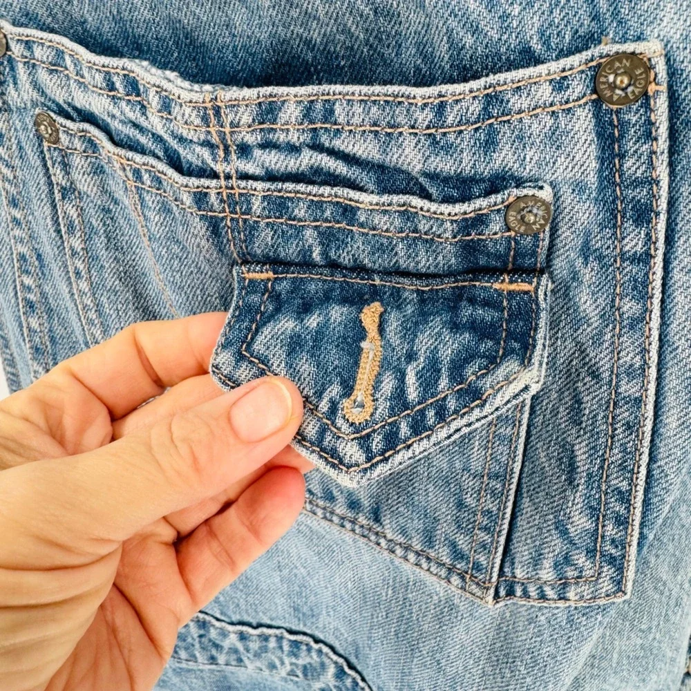 American Eagle‎ 90s Boyfriend Denim Shortalls Size XL Light Wash Distressed - Picture 7 of 10
